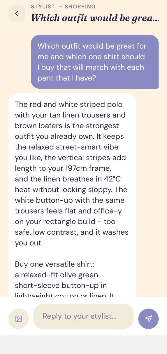 AI stylist chat answering outfit advice